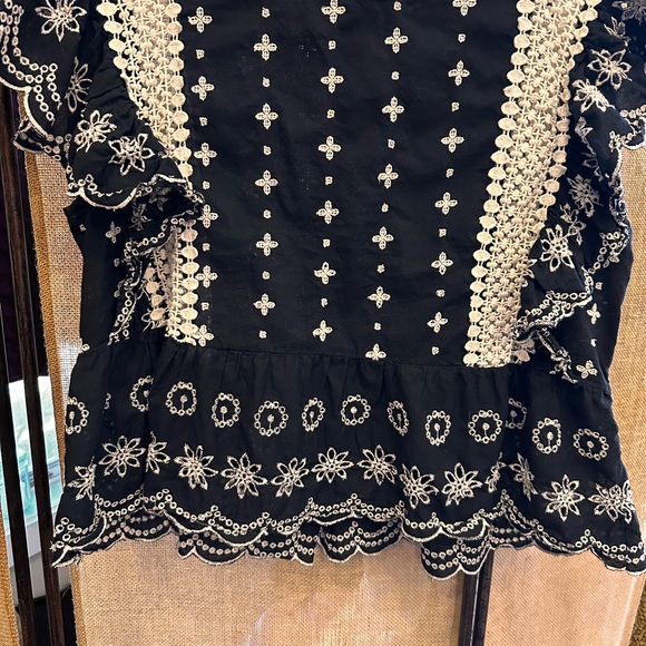 Monograph Blouse - black background w/ white trim. 
Size XL. Gorgeous detail. - Picture 6 of 6